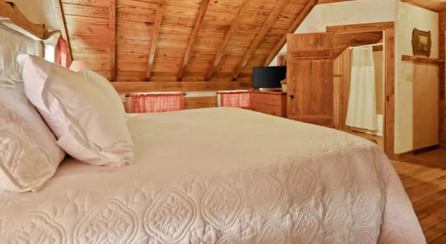 Ab Butler Marshall Creek Suite 1 Bedroom Cabin by RedAwning, Reserva ahora Casa o chalet Villas en Albert, Villa