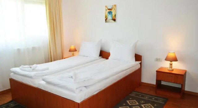Pensiunea Zori de Zi, Rezerwuj Hotel Baltenii de Sus 