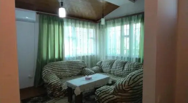Lucy Holiday Home