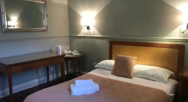 Трёхместный номер Deluxe Eurobar & Hotel