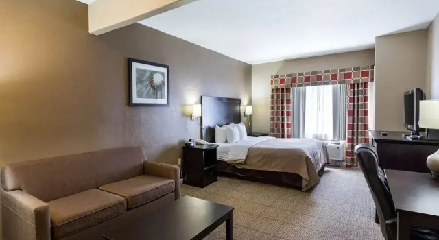 Люкс Quality Suites Houston NW Cy-Fair