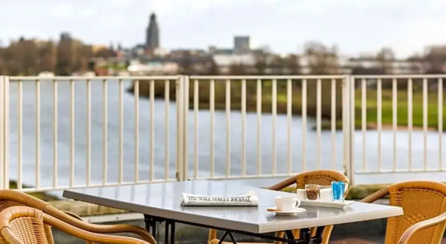 Полулюкс Nh Rijnhotel
