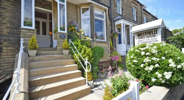 Westfield House - Characterful 7 Bedroom Townhouse