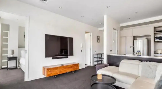 Апартаменты Stunning 2BR + Viaduct Views+Parking Zodiak Stays
