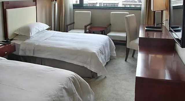 Hongyuan Hotel, Rezervovat Hotel Čeng-čou Henan