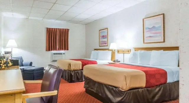Двухместный номер Standard с балконом Econo Lodge Near Stewart International Airport