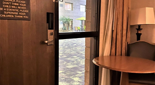 Четырёхместный номер Standard с видом на бассейн Best Western Plus Kelly Inn