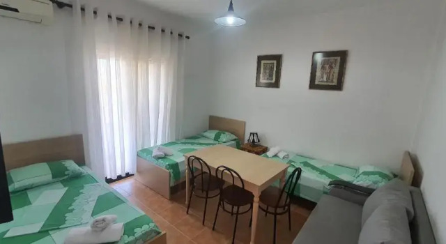 Vila Jone, Rezervasyon Otel Golem ucuz oteller