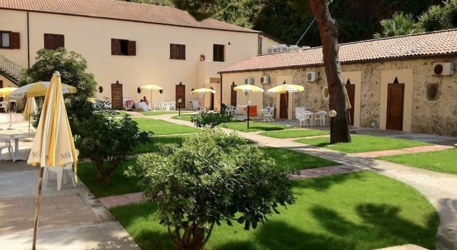 Fruit Village Tropea Baia delle Sirene, Varaa Hotelli Hotellit Briatico aamiaisella, Aamiainen