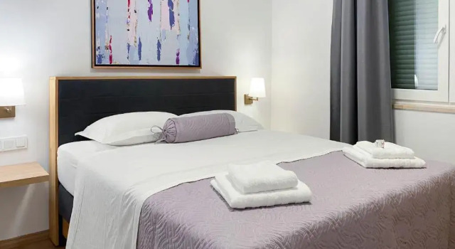 Marisa Apartments Hvar, Забронировать Апартаменты/квартира Отели Хвара с парковкой, рядом с Church of the Holy Spirit Hvar, Парковка