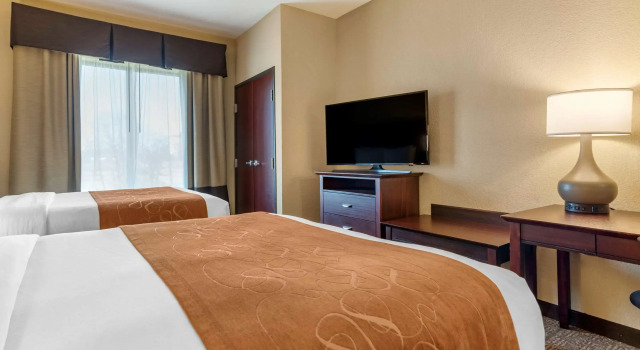 Четырёхместный люкс Comfort Suites Airport South