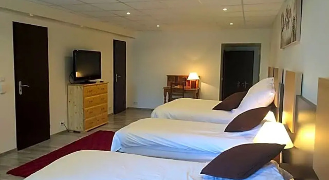 Семейный номер Standard Auberge de la Petite Ferme, Super-Besse Est, The Originals Relais