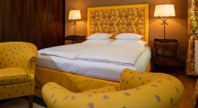 Der Knappenhof - Hotel & Restaurant, Book Hotel Hotels in Neunkirchen with Parking, Parking