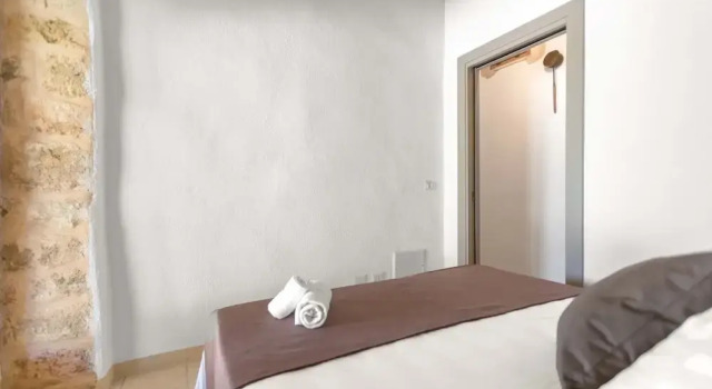 2474 Villa Vanda