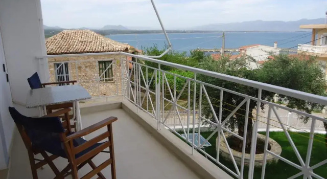 Студия Erato Apartments