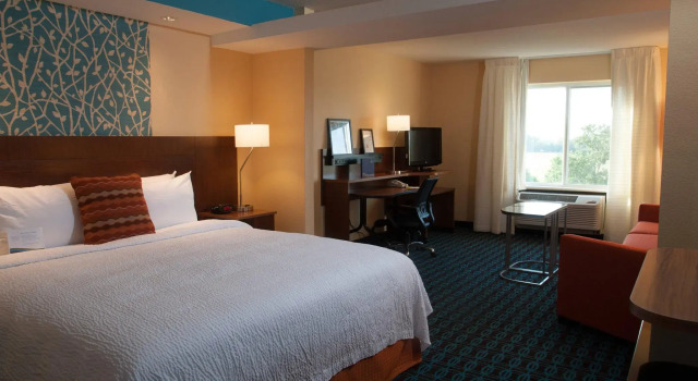 Полулюкс Fairfield Inn & Suites by Marriott Montgomery Airport