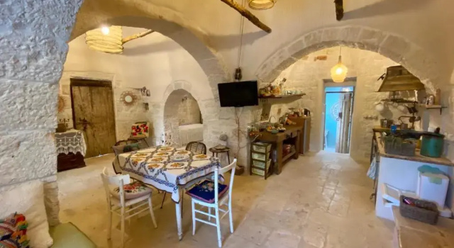 Коттедж Trullo Trelisa..with private garden, near Alberobello