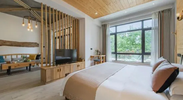 Двухместный люкс с видом на горы Anji Qingshi Shang · Cave Hot Spring Homestay