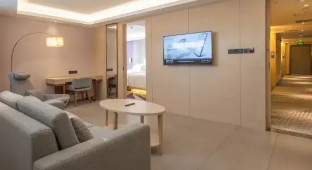 Двухместный люкс Business Oscar Holiday Hotel