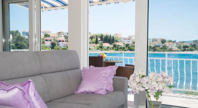 Апартаменты с видом на море Apartment Rozana