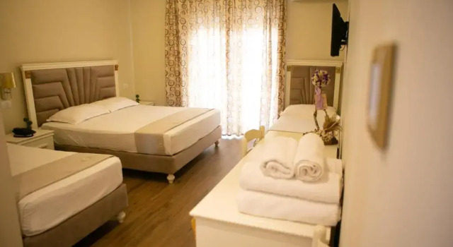 Четырёхместный номер Deluxe с балконом Hotel Vila Mare
