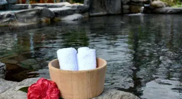 Yingjia Hot Spring Homestay, Varaa Hotelli Luye 