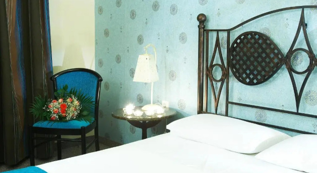 Standard Twin room Iris Hotel