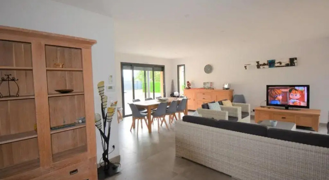 Maison Ruoms, 5 pièces, 8 personnes - FR-1-382-149
