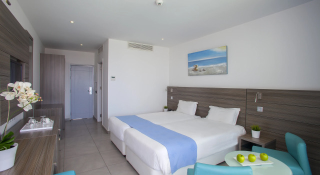 Limanaki Beach Hotel