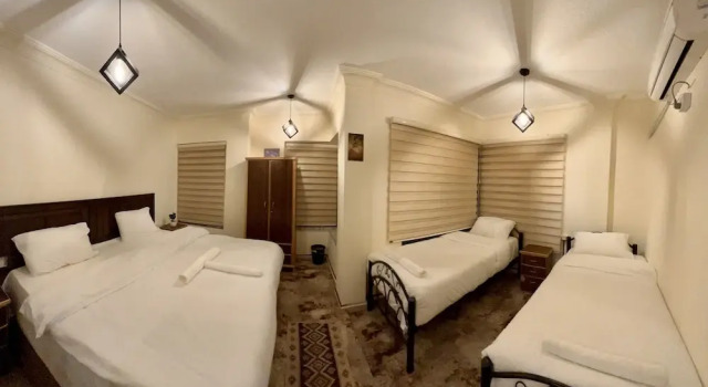 Raqeem Hostel