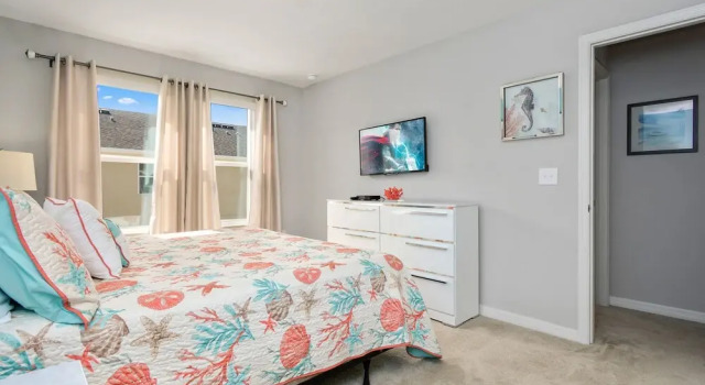 Lovely 4Bd Townhome Near Disney @ Compass Bay 5122, Rezerwuj Dom wakacyjny Hotele w Kissimmee z basenem, Basen