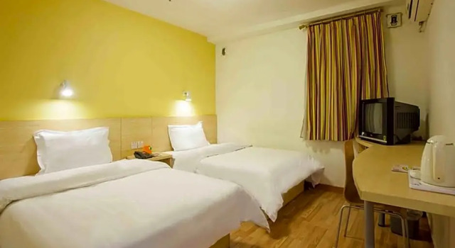 7 Days Inn Jiangmen Xinhui Pedestrian Street Branch