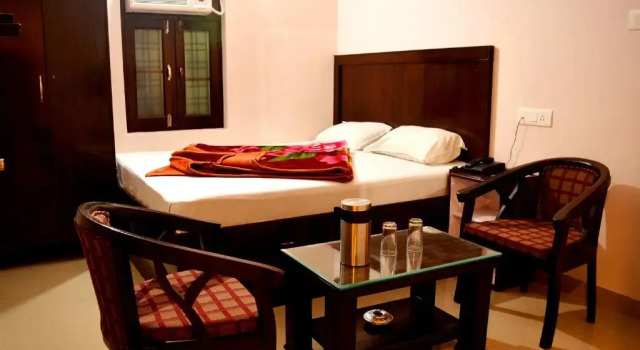 Двухместный номер Standard Hotel Thakur Ji