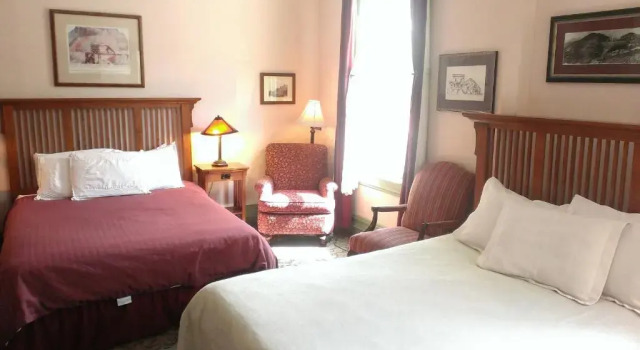 Четырёхместный номер Standard Connor Hotel