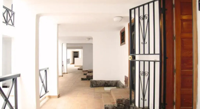 Бунгало 2 min Walk to Beach - Private Solarium Bungalow