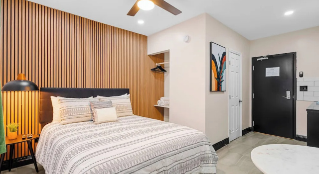 Двухместная студия Superior Baybreeze Apartments by Lowkl