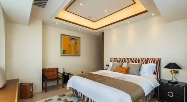 Номер Luxury Guangzhou He She Art Apartment
