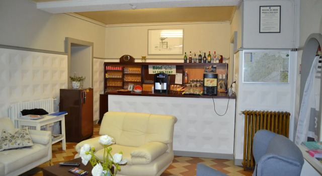 Hôtel du Lion Vert, Забронировать Отель Люксёй-ле-Бен Haute-Saône, рядом с Casino JOA de Luxeuil