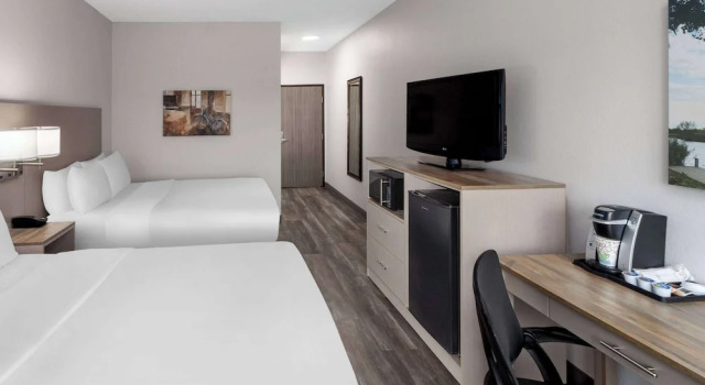 Четырёхместный полулюкс Links Bos Landen Hotel & Spa of Pella, Trademark by Wyndham