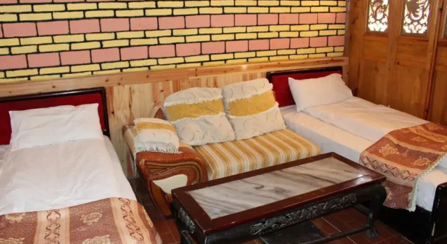 Люкс TIBET Guest house 虎跳峡卓玛客栈