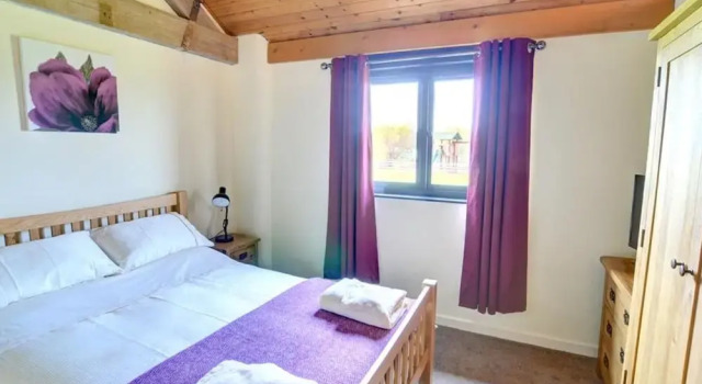 Luxurious Holiday Home in South Wales Near River, Забронировать Отель Отели Сноудония с парковкой, Парковка