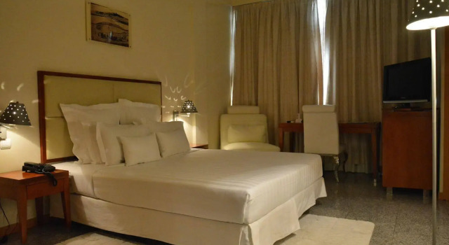 Loanda Hotel, Varaa Hotelli Hotellit Luanda aamiaisella, lähellä Jumbo Hypermarket Luanda, Aamiainen