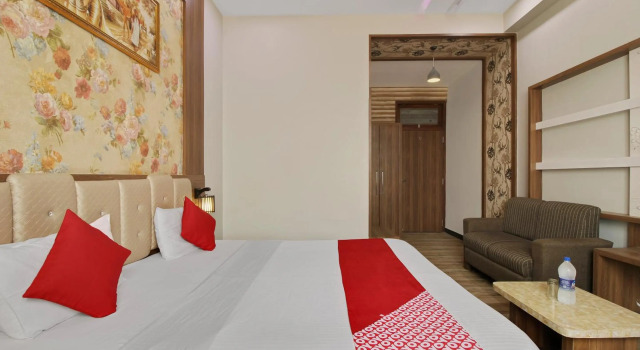 OYO 72039 Royal Guest House, Book Pension Ludhiana Punjab