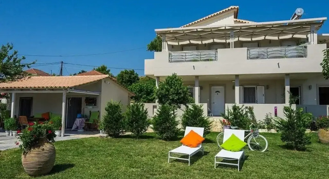 Tesys Studios & Apartments