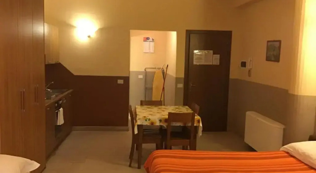"4 pax Studio, Month to Month Lease, Utility Costs Included"