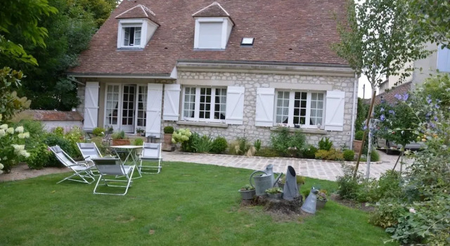 Chambre d'hotes Le Clos de Provins, Забронировать Отель «постель и завтрак» Провен Seine-et-Marne