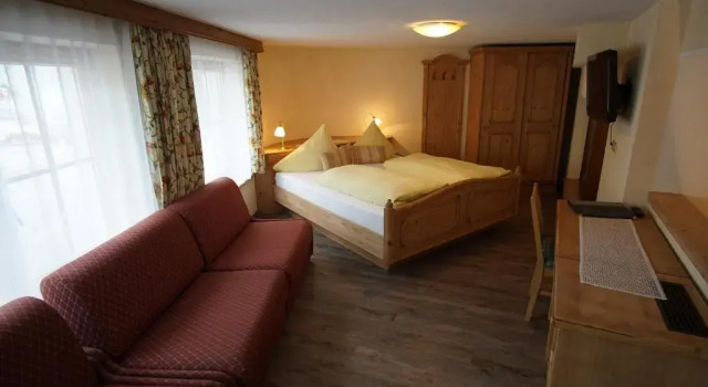 Полулюкс Hotel Tanzer