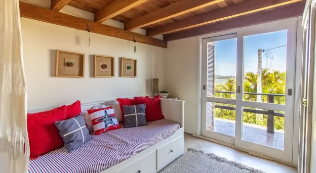 Comfortable Duplex in Praia do Rosa - SC Rfe000, Забронировать Апартаменты/квартира Отели Прайя-ду-Роза с парковкой, рядом с Пляж Роза, Парковка
