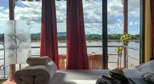Deuntemduang Boutique Hotel, Varaa Boutique-hotelli Hotellit North-Eastern Thailand pysäköinnillä, Pysäköinti