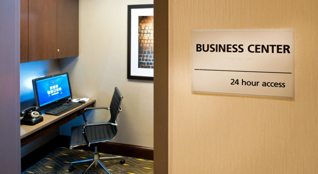 Hampton Inn by Hilton Shelton, Varaa Hotelli Hotellit New England uima-altaalla, Uima-allas